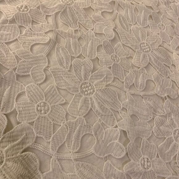 SUNDAY IN BROOKLYN Anthropologie Floral Lace Tank - Picture 6 of 11